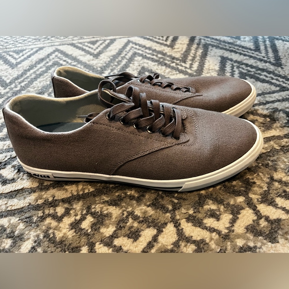 Men’s Seavees sneakers, worn once